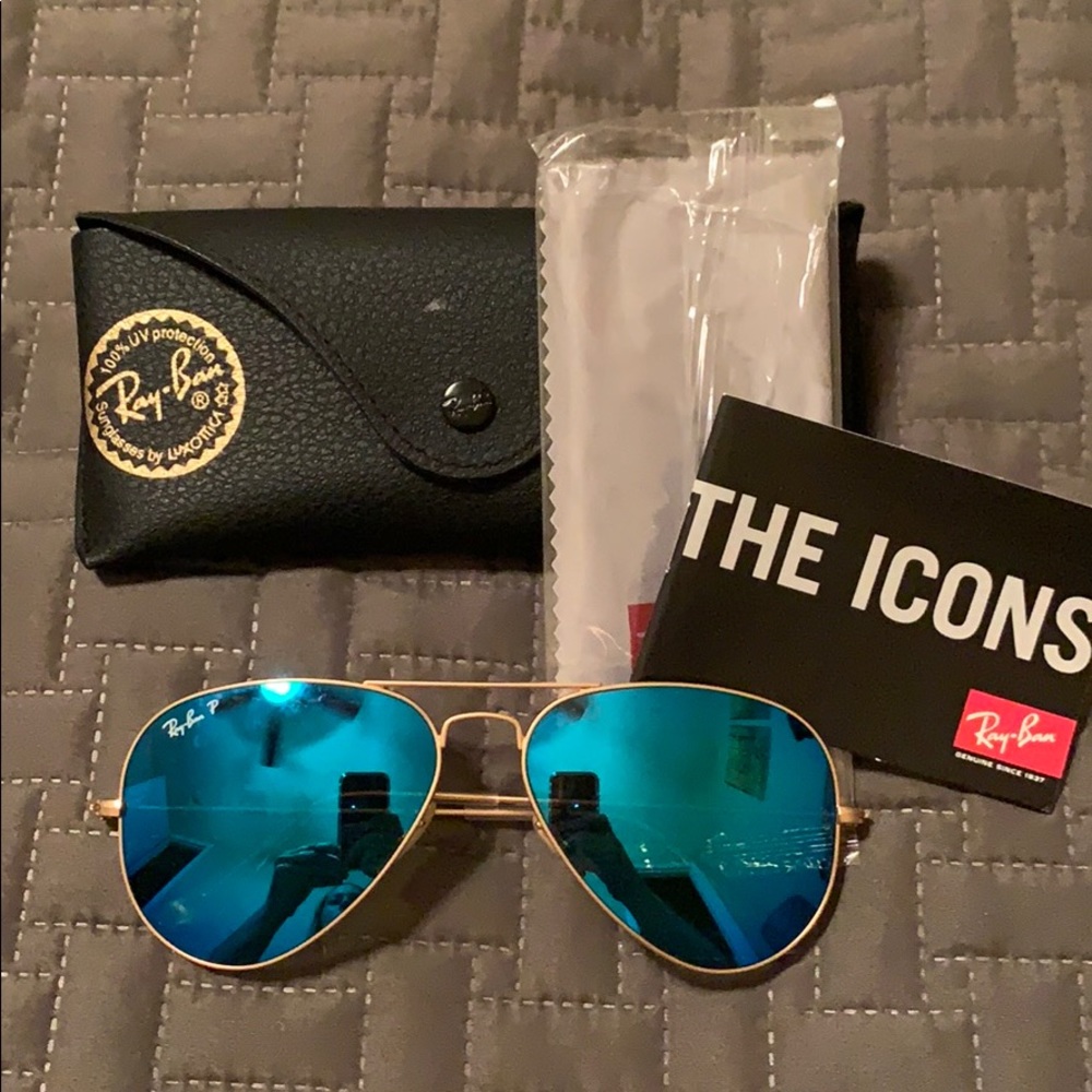 NWOT polarized mirrored ray-ban aviators